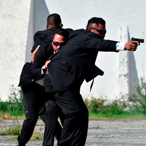 guardaespaldas profesionales entrenando