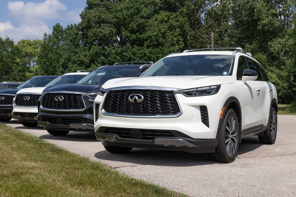 Desplazamientos de alto nivel con vehículos premium y conductores especializados. Servicios personalizados para garantizar comodidad y seguridad en viajes profesionales