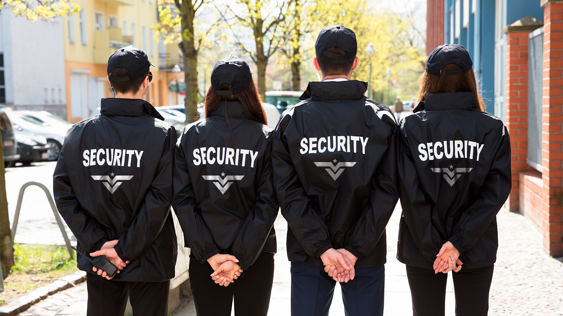 Guardias de seguridad de CENESP vigilando activamente para proteger personas y bienes de la empresa
